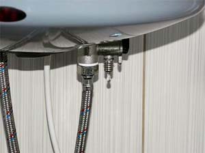 Слив воды из водонагревателя Аристон