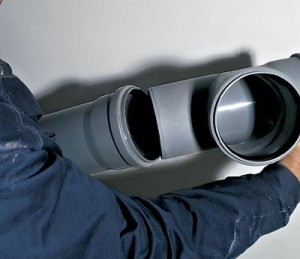 Клеевое соединение канализационной трубы