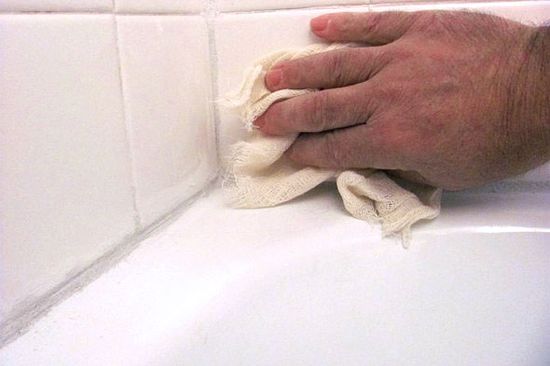 styk_mezhdu_plitkoj_i_vannoj_05